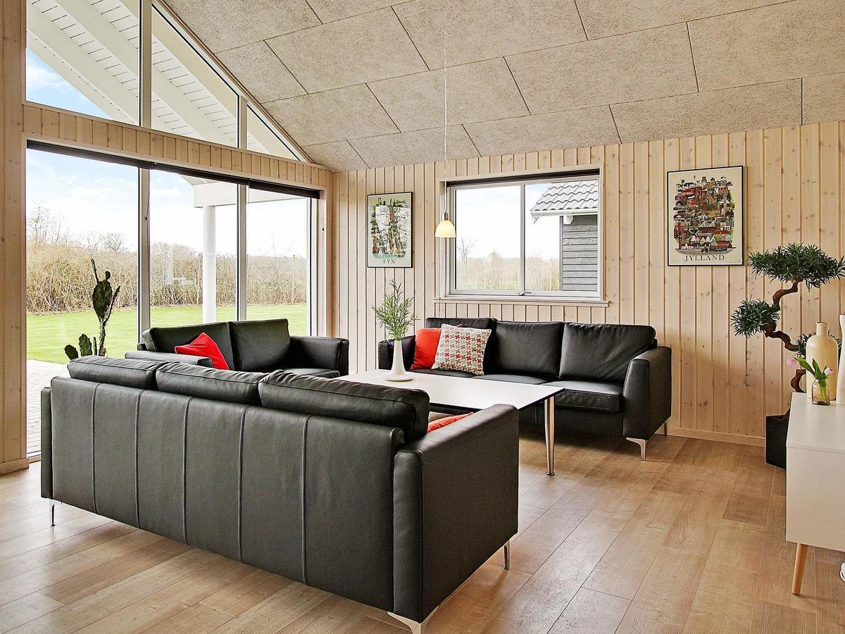 18 Person Holiday Home In Hasselberg คัพเพล์น ภายนอก รูปภาพ