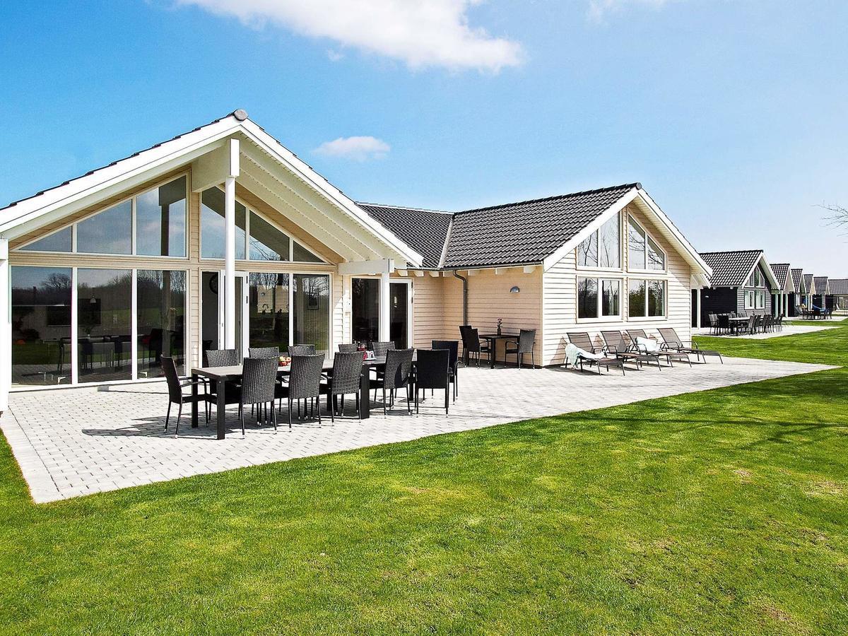 18 Person Holiday Home In Hasselberg คัพเพล์น ภายนอก รูปภาพ