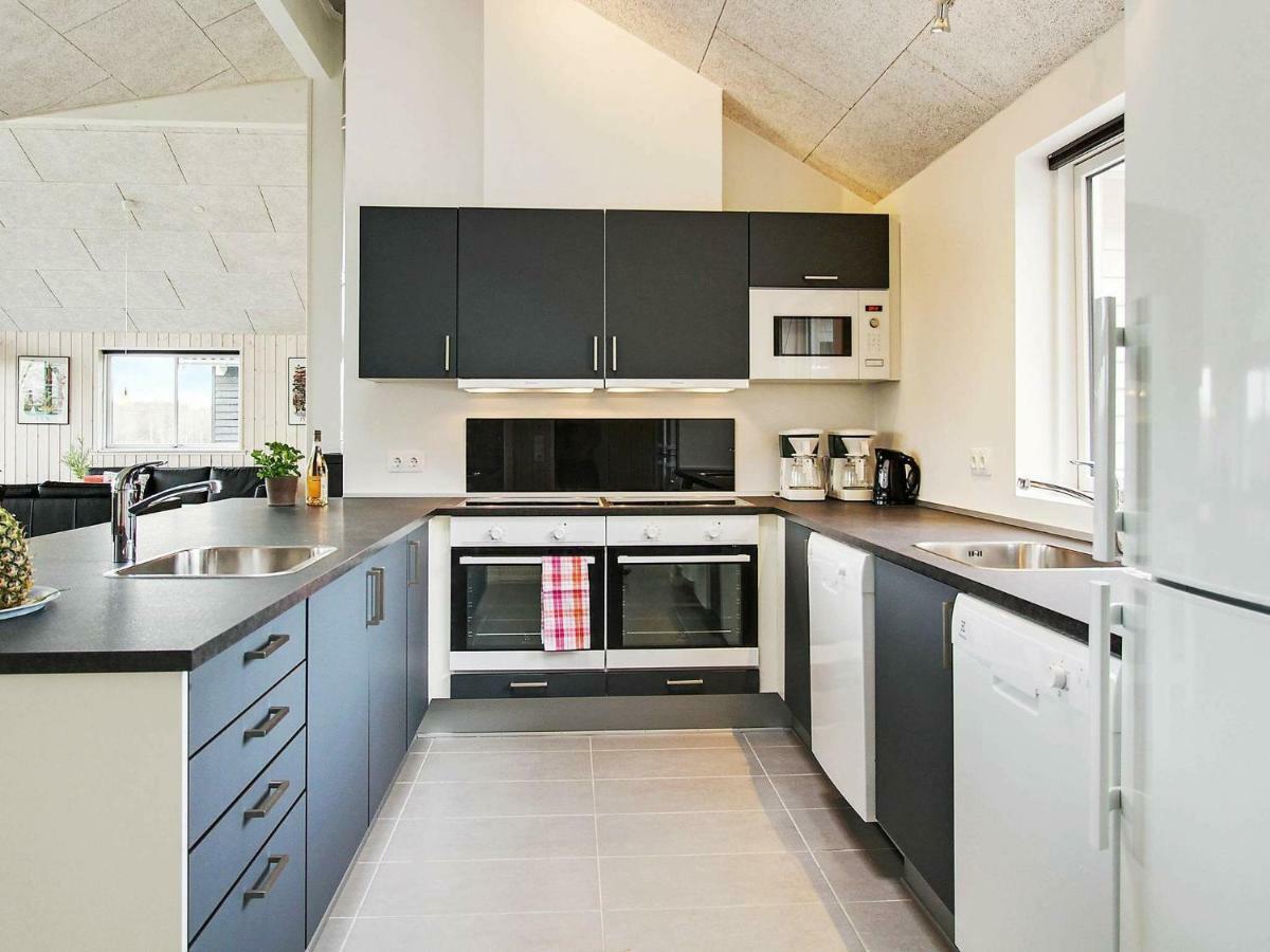 18 Person Holiday Home In Hasselberg คัพเพล์น ภายนอก รูปภาพ