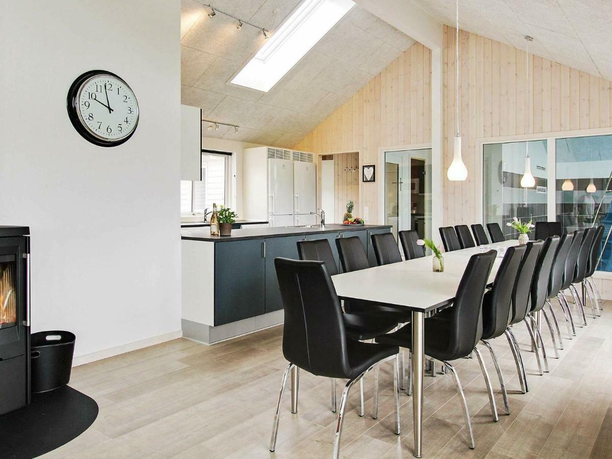 18 Person Holiday Home In Hasselberg คัพเพล์น ภายนอก รูปภาพ
