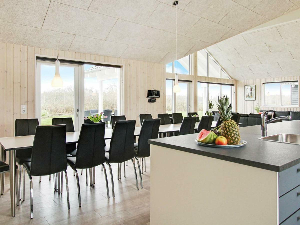 18 Person Holiday Home In Hasselberg คัพเพล์น ภายนอก รูปภาพ